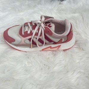 Adidas pink tennis shoes